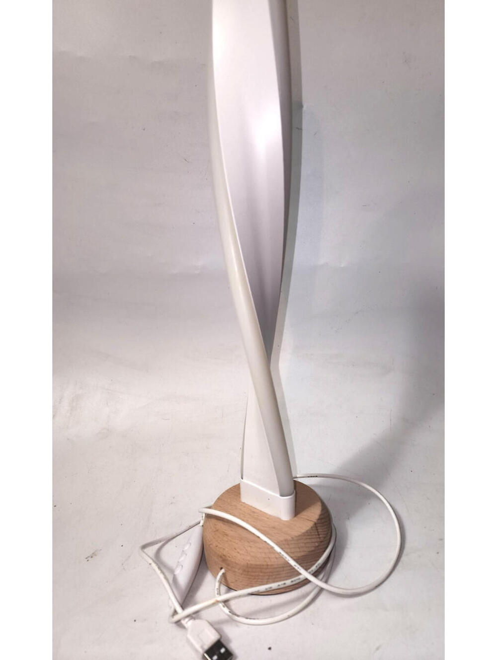 Lonrisway Light Color Changing 5W 5V LED USB Table Lamp